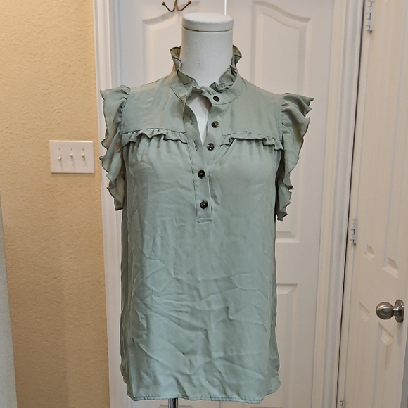 Who What Wear Tops - Who What Wear Olive Sage Green Sleeveless Ruffled Blouse Size XS